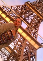 Начальница отправилась в Париж на экскурсию 15 фото