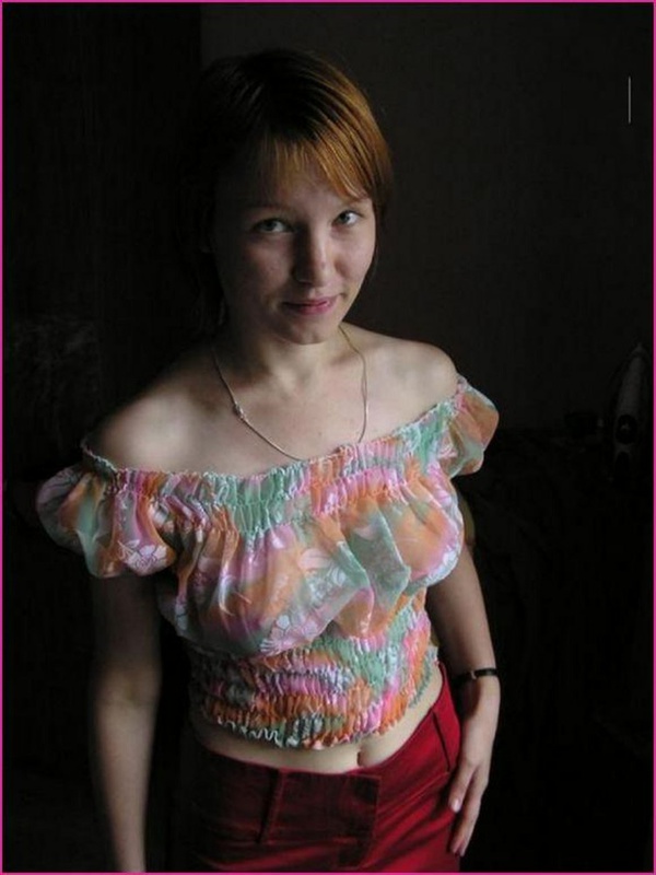 Рыжая бестия разделась в подъезде 1 фотография