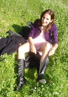 Хулиганка позирует на природе и в ванной 6 фото