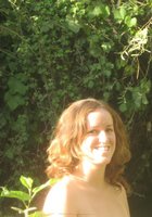 Крестьянка купается в местном озере 2 фото