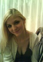 Молодая блонда посетила магазин и разделась дома 17 фото