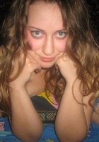 Дамочка демонстрирует тело в бане и в комнате 6 фото