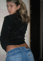 Стройная блондиночка решила показать свою грудь 3 фото Стройная блондиночка решила показать свою грудь 3 фото