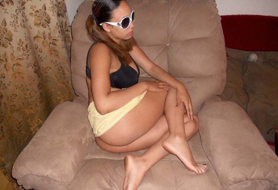 Девушки проводят свободное время без одежды 12 фотография