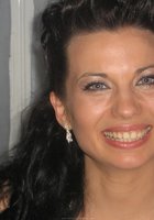 Девушки в красивых купальниках отдыхают на пляже 8 фото