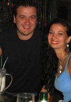 Девушки в красивых купальниках отдыхают на пляже 14 фото