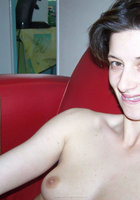 Уборщица вставляет во влагалище ручку от швабры 9 фото