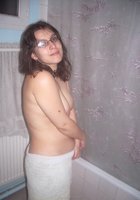 Подруга показывает свои прелести в ванной 25 фото