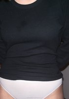 Подруга показывает свои прелести в ванной 13 фото