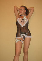 Голая мамка взобралась на бильярдный стол 18 фото