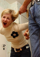 Сестра друга оттрахана в гостиной 5 фото