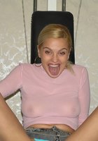 Домашний эротический сет с сексуальной блонди 10 фото