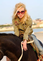 Стройная блондинка не скрывает вагину и сиськи от поклонников 6 фото Стройная блондинка не скрывает вагину и сиськи от поклонников 6 фото