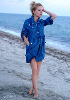 Стройная блондинка не скрывает вагину и сиськи от поклонников 7 фото Стройная блондинка не скрывает вагину и сиськи от поклонников 7 фото