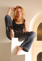 Стройная блондинка не скрывает вагину и сиськи от поклонников 5 фото Стройная блондинка не скрывает вагину и сиськи от поклонников 5 фото