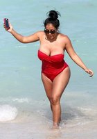 Жены хвастаются огромными дойками 24 фото Жены хвастаются огромными дойками 24 фото