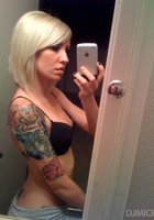 Подборка девок, делающих селфи перед зеркалом 13 фото