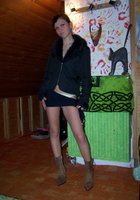 Темноволосая цыпочка позирует в разных образах 2 фото Темноволосая цыпочка позирует в разных образах 2 фото