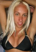 Белокурая гимнастка на кровати ласкает пальчиком свою щель 9 фото Белокурая гимнастка на кровати ласкает пальчиком свою щель 9 фото