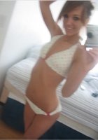 Девки сами снимают свои симпатичные сиськи 7 фото Девки сами снимают свои симпатичные сиськи 7 фото