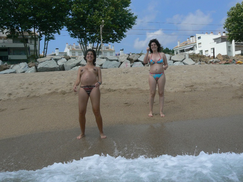 Пляжный отдых трех подруг 11 фотография