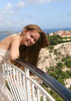 Молодая ню модель в жизни и на профессиональных съемках 3 фото Молодая ню модель в жизни и на профессиональных съемках 3 фото