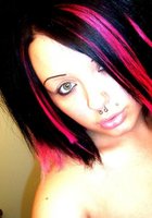 Девушка эмо с большими дойками делает селфи, сося пальчик 4 фото Девушка эмо с большими дойками делает селфи, сося пальчик 4 фото