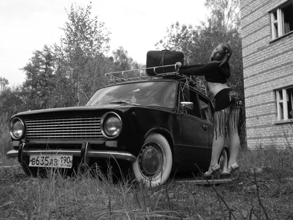 Соблазнительные чаровницы, которым нравится обнажаться 11 фотография