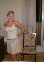 Раздетая телка принимает пошлые позы на столе и кровати в домашке 1 фото Раздетая телка принимает пошлые позы на столе и кровати в домашке 1 фото