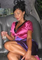 Дамы без верхней одежды ждут кавалеров 3 фото