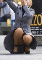 Красивые цыпочки вышли на прогулку по городу 3 фото Красивые цыпочки вышли на прогулку по городу 3 фото