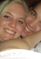 Блондинка шалит на двуспальной кровати в белых чулках 22 фото Блондинка шалит на двуспальной кровати в белых чулках 22 фото