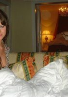 Телка по пьяни отсосала член 8 фото