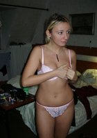 Молодуха с небольшими дойками позировала в белье после бани 19 фото Молодуха с небольшими дойками позировала в белье после бани 19 фото