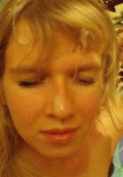 Белокурая красотка показывает свои прелести 4 фото Белокурая красотка показывает свои прелести 4 фото