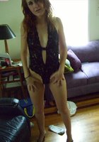 Шкура лижет киски подружек и подставляет рот с вагиной под члены 5 фото Шкура лижет киски подружек и подставляет рот с вагиной под члены 5 фото