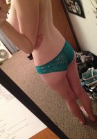 18-летняя блогерша с натуральной грудью 4 размера оголяется у себя дома 2 фото 18-летняя блогерша с натуральной грудью 4 размера оголяется у себя дома 2 фото